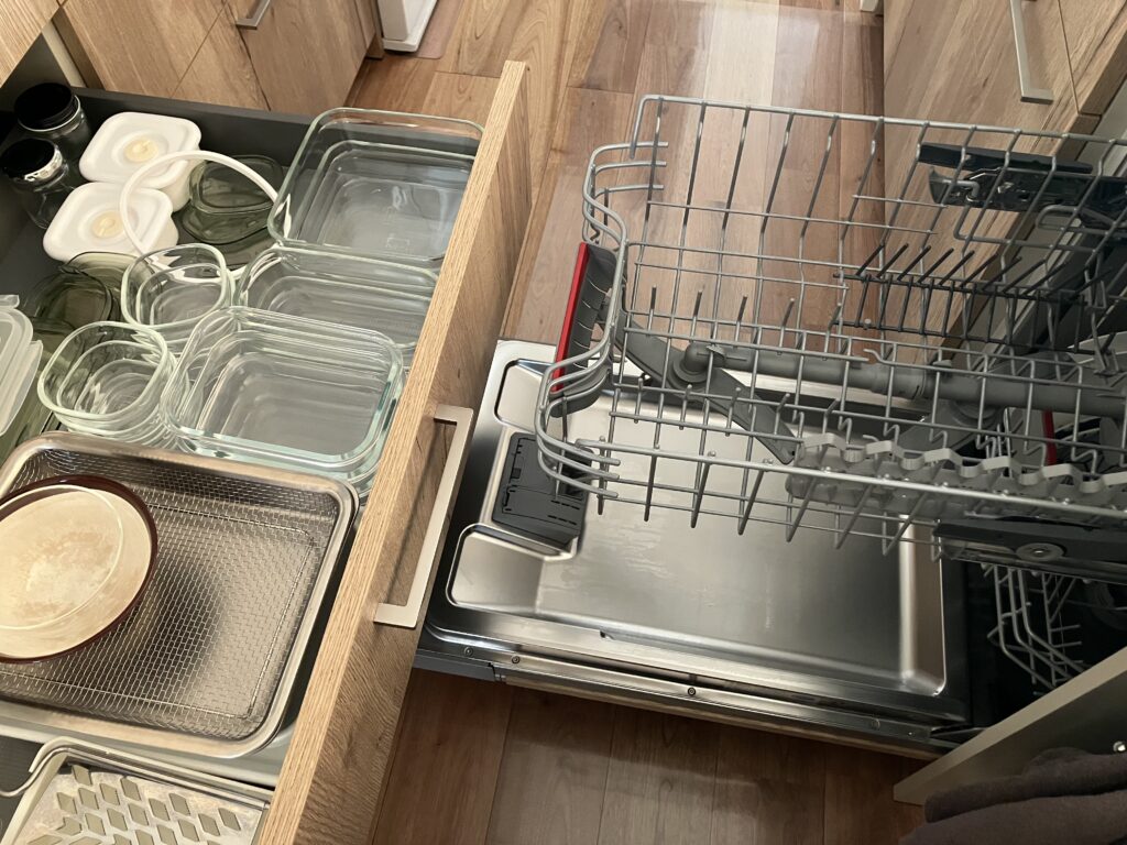 キッチン通路と食洗機